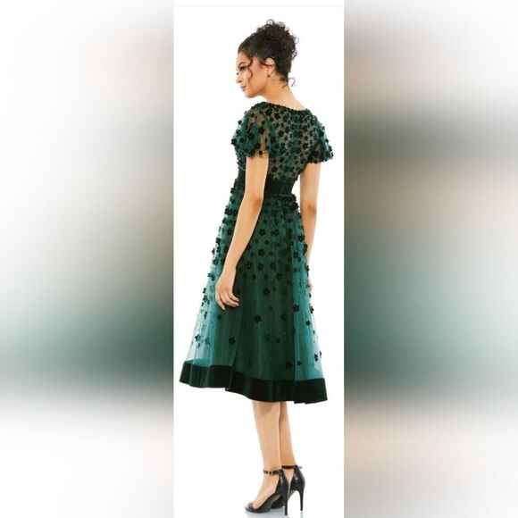 Mac Duggal EMBELLISHED BUTTERFLY SLEEVE MIDI DRESS NWT size 2 Green (67854) - Picture 2 of 6